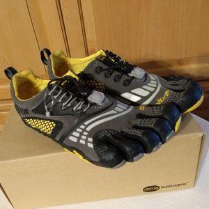 Vibram Fivefingers 37 Women's 6.5 Komodosport LS